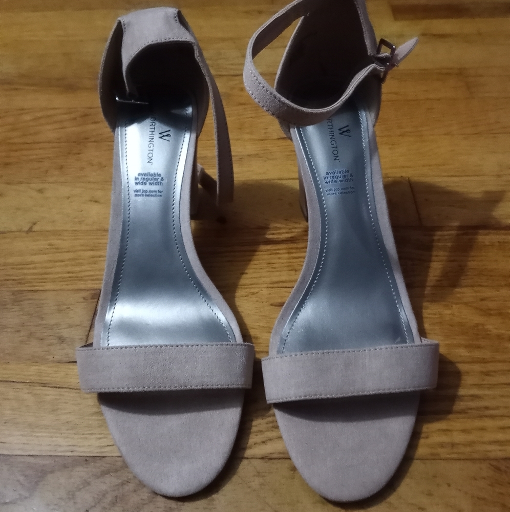 Tan strap block heels size 10w